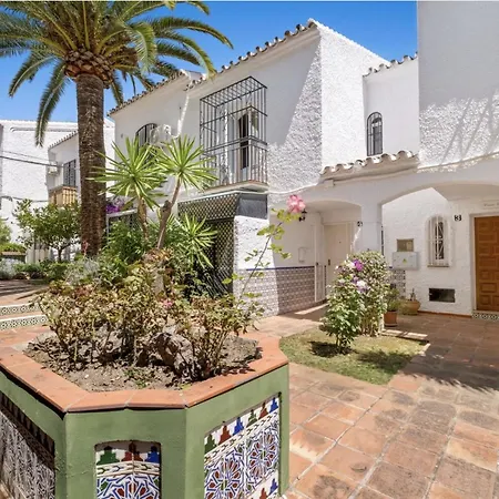 Casa Lena Town House With Community Pool-3